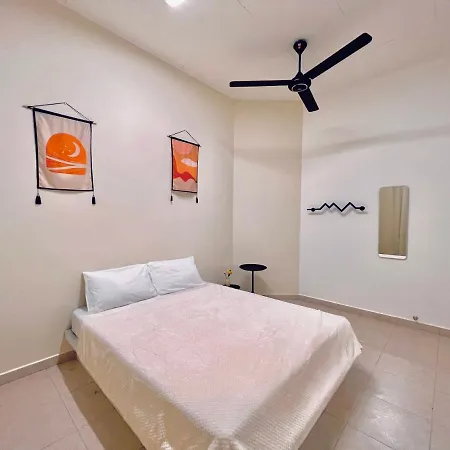 Heysnowy 8-15Pax #Freenetflix #Gated & Guarded #Water Dispenser #4 Bedrooms Kluang Exterior photo