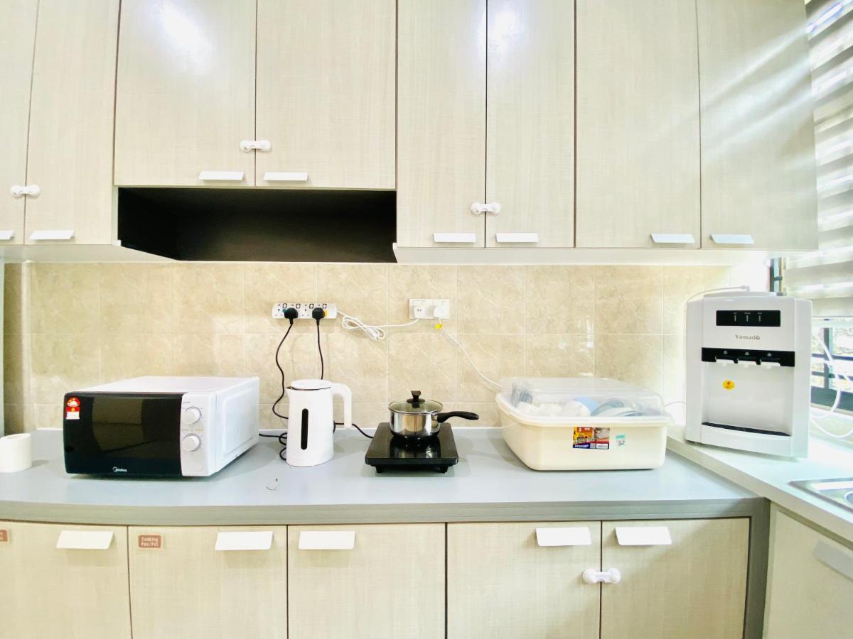 Heysnowy 8-15Pax #Freenetflix #Gated & Guarded #Water Dispenser #4 Bedrooms